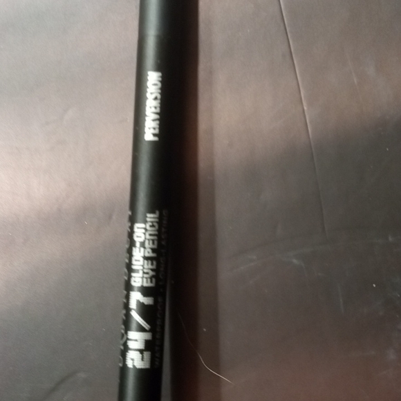 URBAN DECAY VAULT 24/7 GLIDE-ON EYE PENCIL IN PERVERSION - Picture 3 of 3